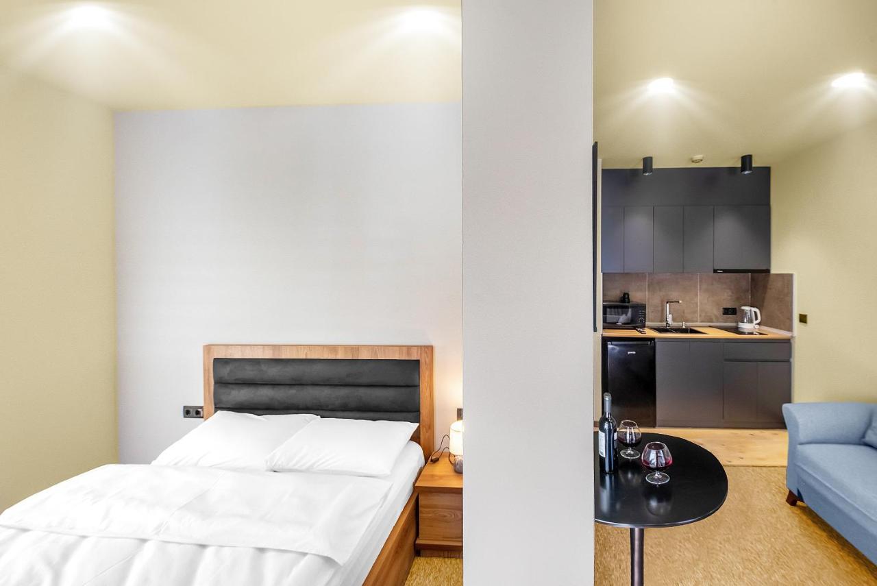 Lalo Hotel 아바스투마니 외부 사진